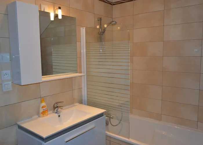 Rochire Location 1 제라르메르